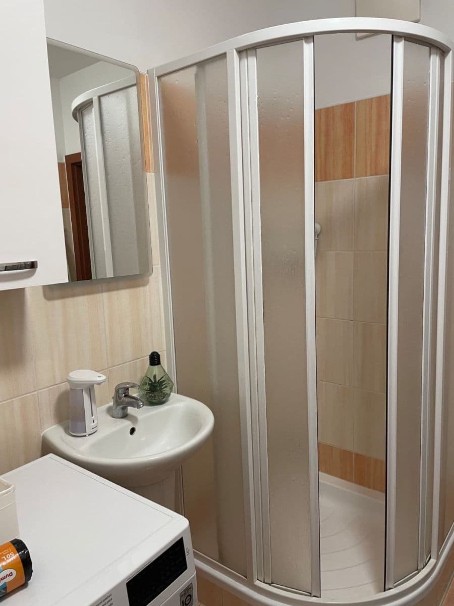 Pronájem bytu 2+kk 42 m², Plzeňská, Praha, Praha Pronájem bytu 2+kk 42 m², Plzeňská, Praha, Praha