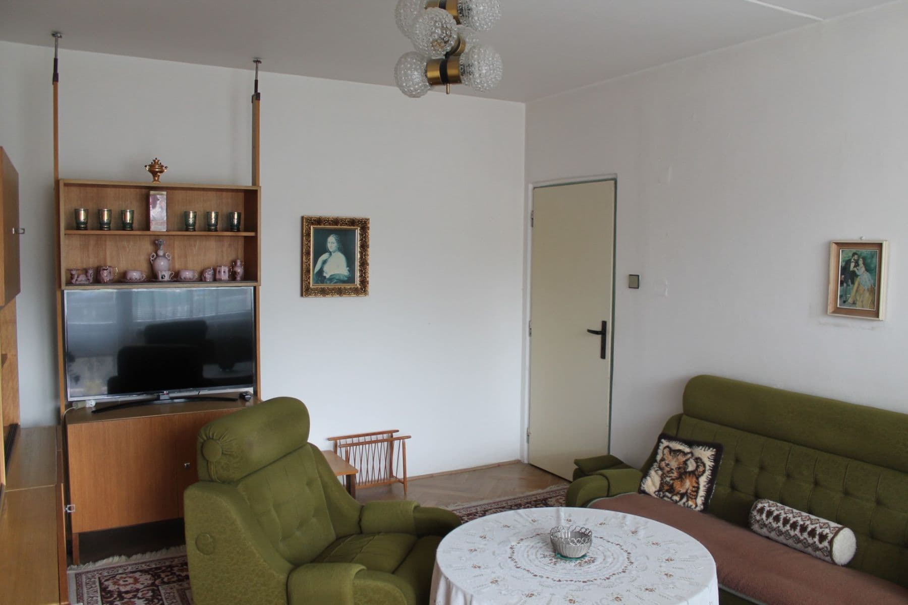 Pronájem bytu 4+1 84 m², Školní, Karlovy Vary, Karlovarský kraj Pronájem bytu 4+1 84 m², Školní, Karlovy Vary, Karlovarský kraj