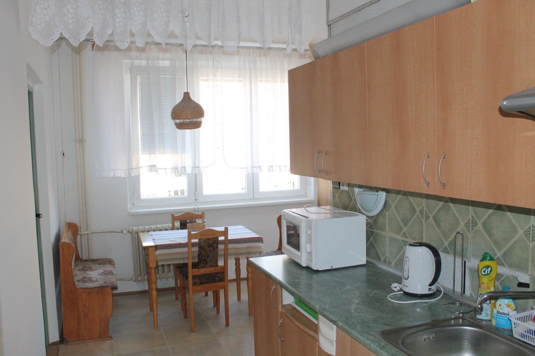 Pronájem bytu 4+1 84 m², Školní, Karlovy Vary, Karlovarský kraj Pronájem bytu 4+1 84 m², Školní, Karlovy Vary, Karlovarský kraj