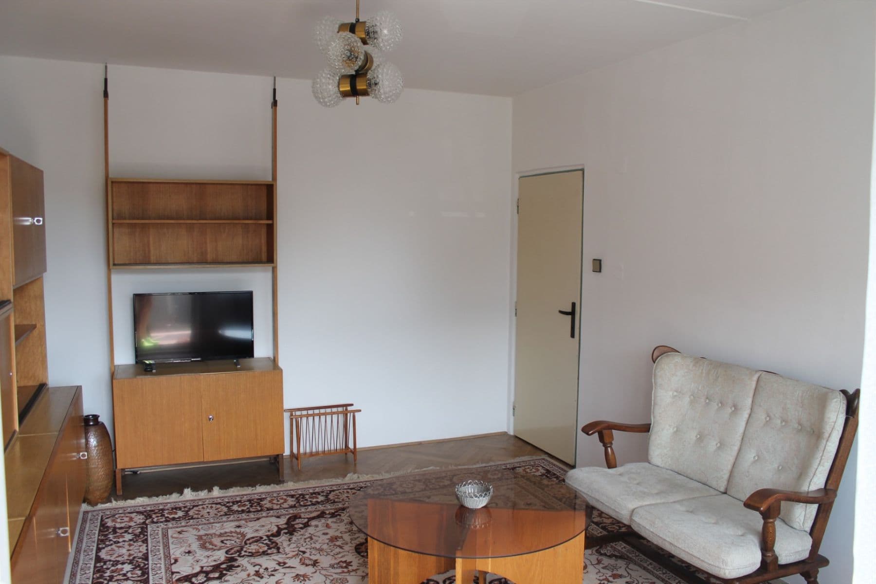Pronájem bytu 4+1 84 m², Školní, Karlovy Vary, Karlovarský kraj Pronájem bytu 4+1 84 m², Školní, Karlovy Vary, Karlovarský kraj