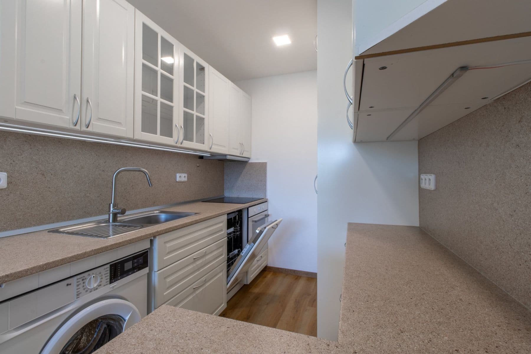 Pronájem bytu 2+kk 50 m², Kurčatovova, Praha, Praha Pronájem bytu 2+kk 50 m², Kurčatovova, Praha, Praha