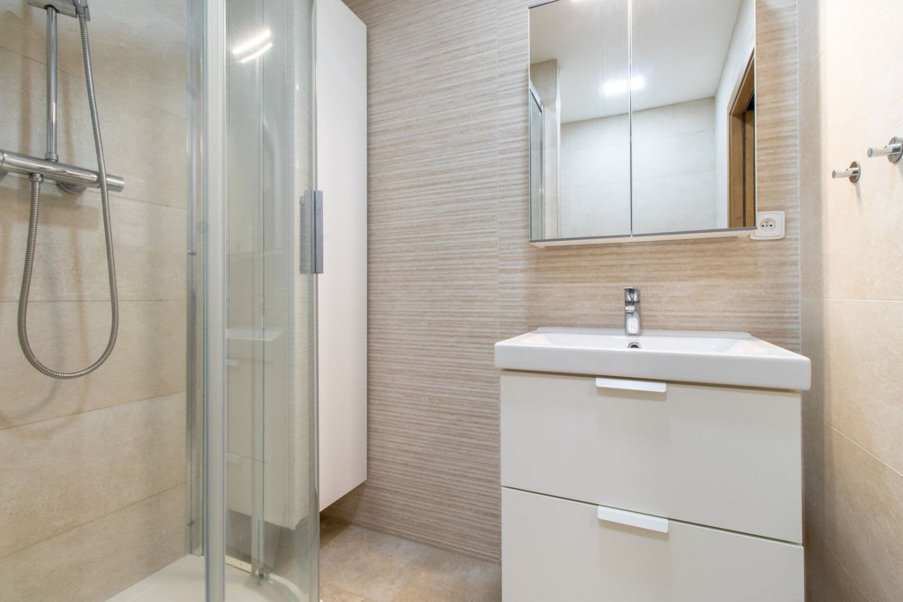 Pronájem bytu 2+kk 50 m², Kurčatovova, Praha, Praha Pronájem bytu 2+kk 50 m², Kurčatovova, Praha, Praha