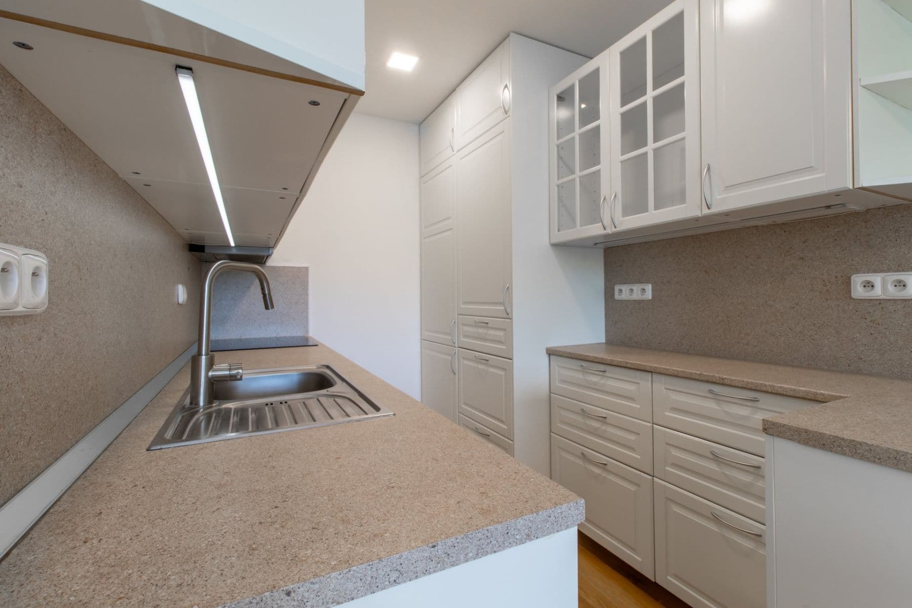 Pronájem bytu 2+kk 50 m², Kurčatovova, Praha, Praha Pronájem bytu 2+kk 50 m², Kurčatovova, Praha, Praha