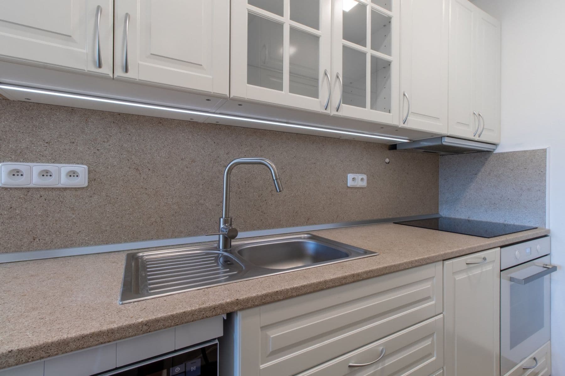 Pronájem bytu 2+kk 50 m², Kurčatovova, Praha, Praha Pronájem bytu 2+kk 50 m², Kurčatovova, Praha, Praha