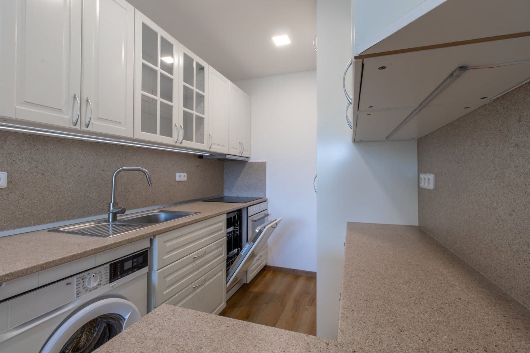 Pronájem bytu 2+kk 50 m², Kurčatovova, Praha, Praha Pronájem bytu 2+kk 50 m², Kurčatovova, Praha, Praha
