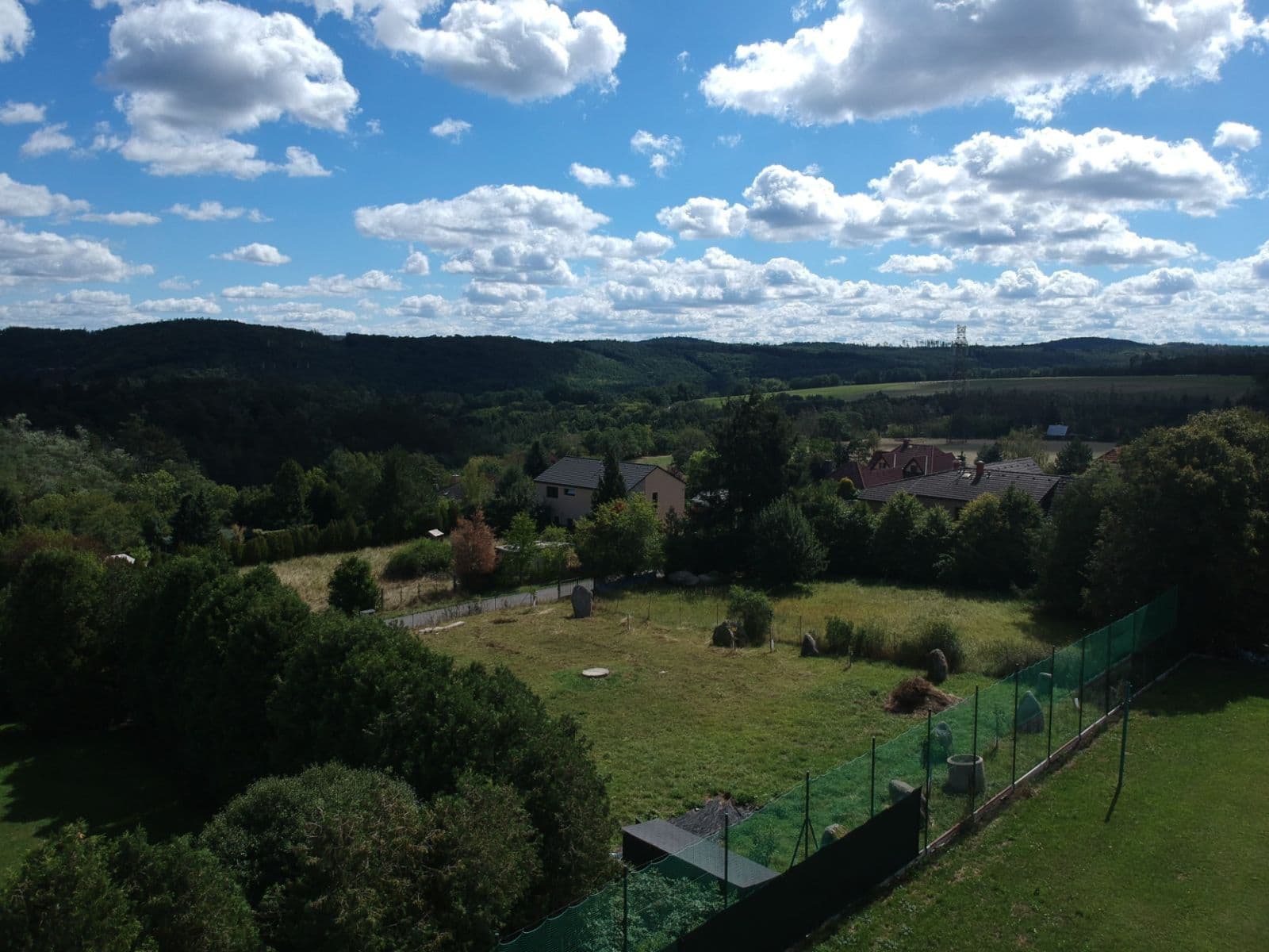 Prodej pozemku 1.110 m², Bratřínov, Středočeský kraj Prodej pozemku 1.110 m², Bratřínov, Středočeský kraj
