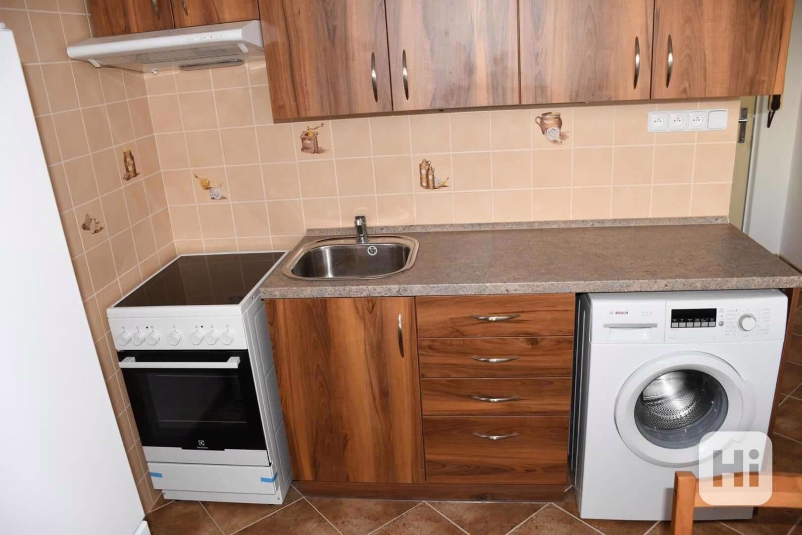 Prodej bytu 1+1 35 m², Slovácká, Břeclav, Jihomoravský kraj Prodej bytu 1+1 35 m², Slovácká, Břeclav, Jihomoravský kraj