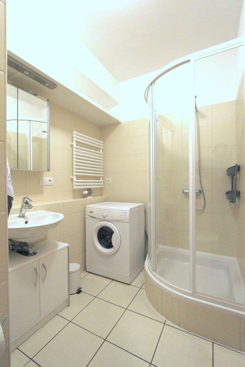 Pronájem bytu 2+kk 40 m², V Zahradách, Praha, Praha Pronájem bytu 2+kk 40 m², V Zahradách, Praha, Praha