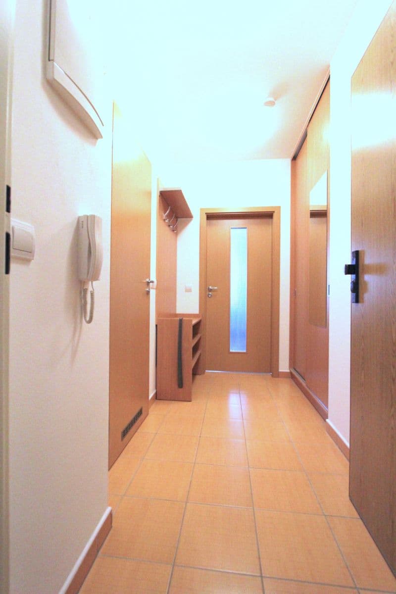 Pronájem bytu 2+kk 40 m², V Zahradách, Praha, Praha Pronájem bytu 2+kk 40 m², V Zahradách, Praha, Praha
