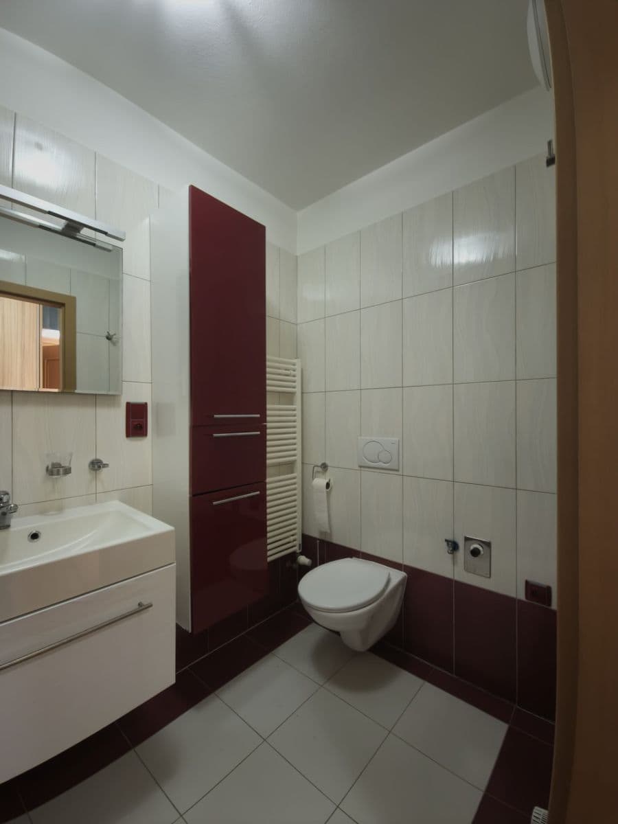 Prodej bytu 4+kk 92 m², Pod Hliništěm, Praha, Praha Prodej bytu 4+kk 92 m², Pod Hliništěm, Praha, Praha