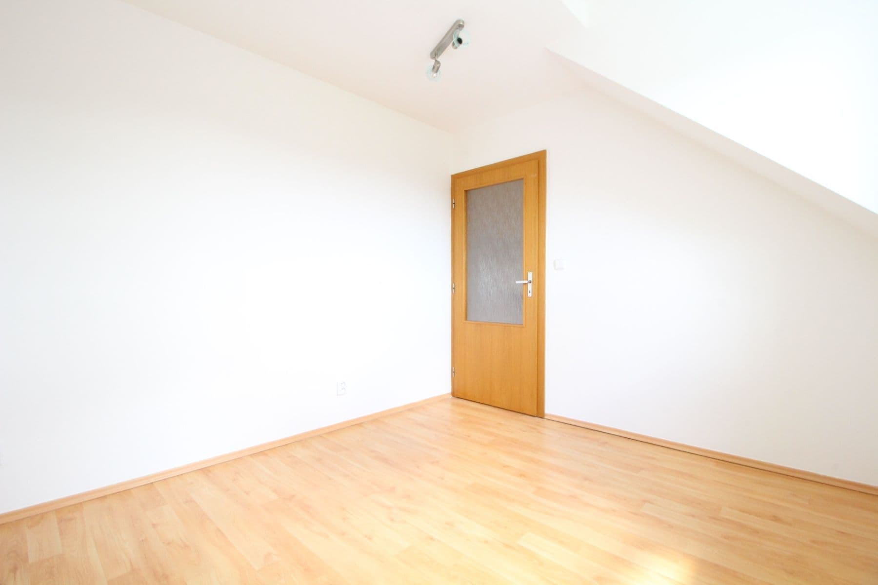 Pronájem domu 97 m², pozemek 59 m², Martinská, Kolín, Středočeský kraj Pronájem domu 97 m², pozemek 59 m², Martinská, Kolín, Středočeský kraj
