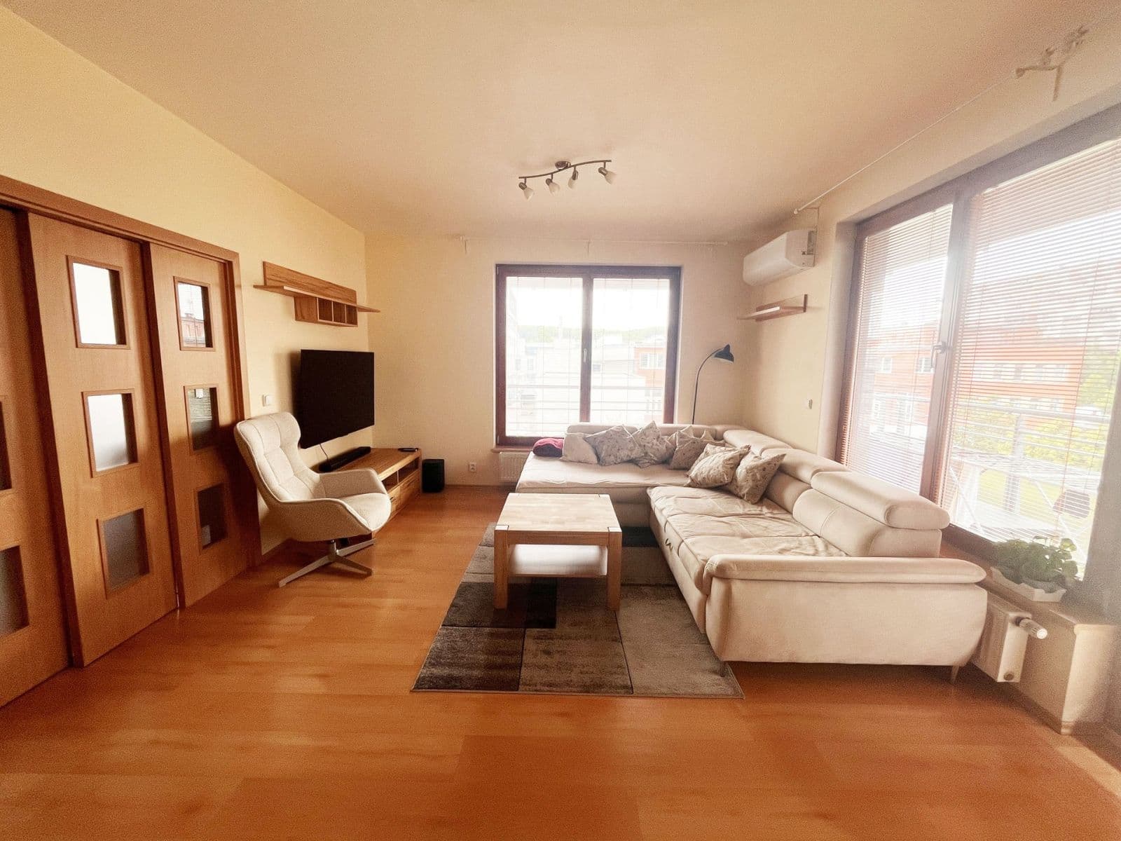 Pronájem bytu 2+kk 62 m², Jana Přibíka, Praha, Praha Pronájem bytu 2+kk 62 m², Jana Přibíka, Praha, Praha