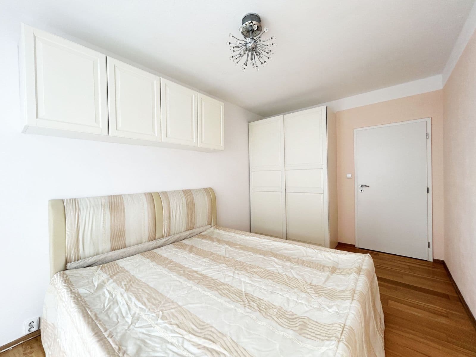 Pronájem bytu 3+1 69 m², Machatého, Praha, Praha Pronájem bytu 3+1 69 m², Machatého, Praha, Praha