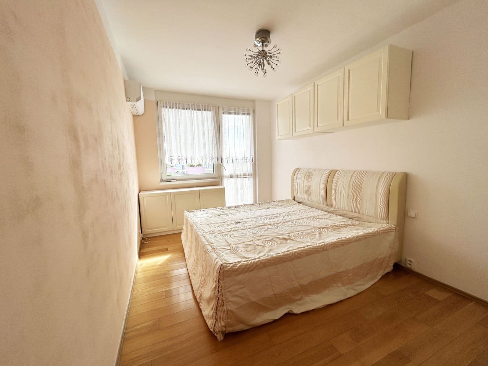 Pronájem bytu 3+1 69 m², Machatého, Praha, Praha Pronájem bytu 3+1 69 m², Machatého, Praha, Praha