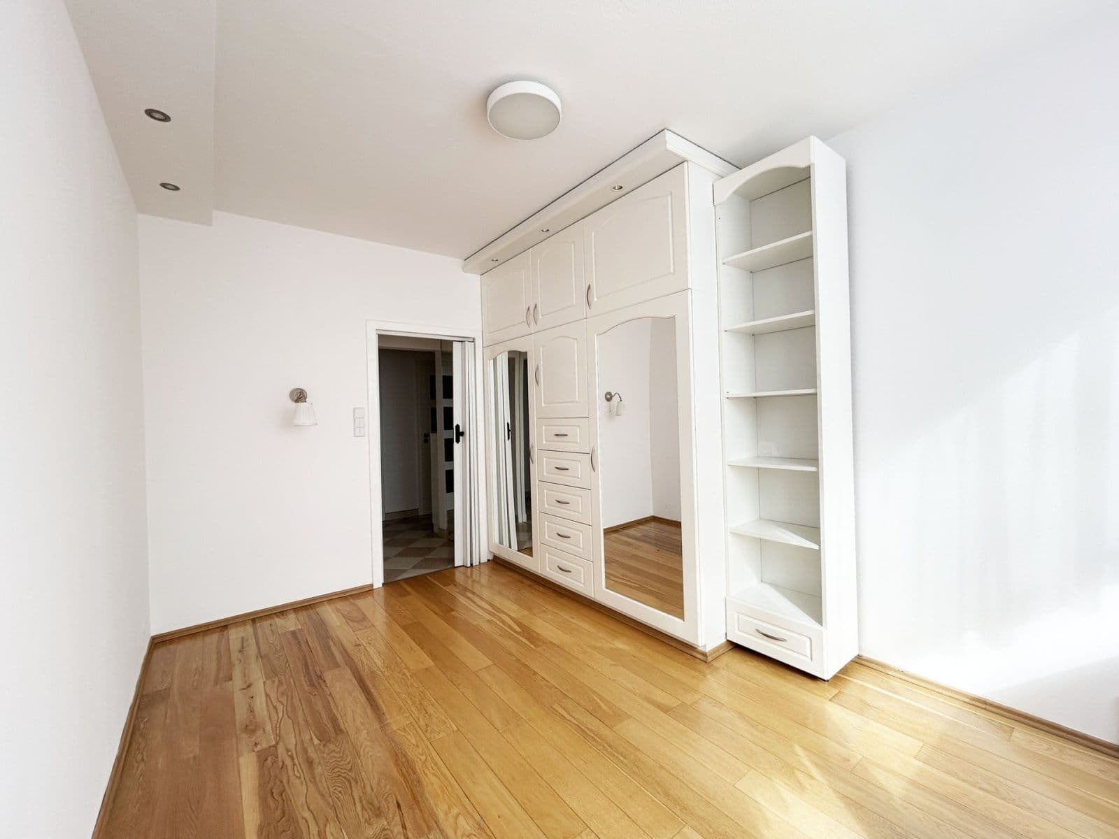 Pronájem bytu 3+1 69 m², Machatého, Praha, Praha Pronájem bytu 3+1 69 m², Machatého, Praha, Praha
