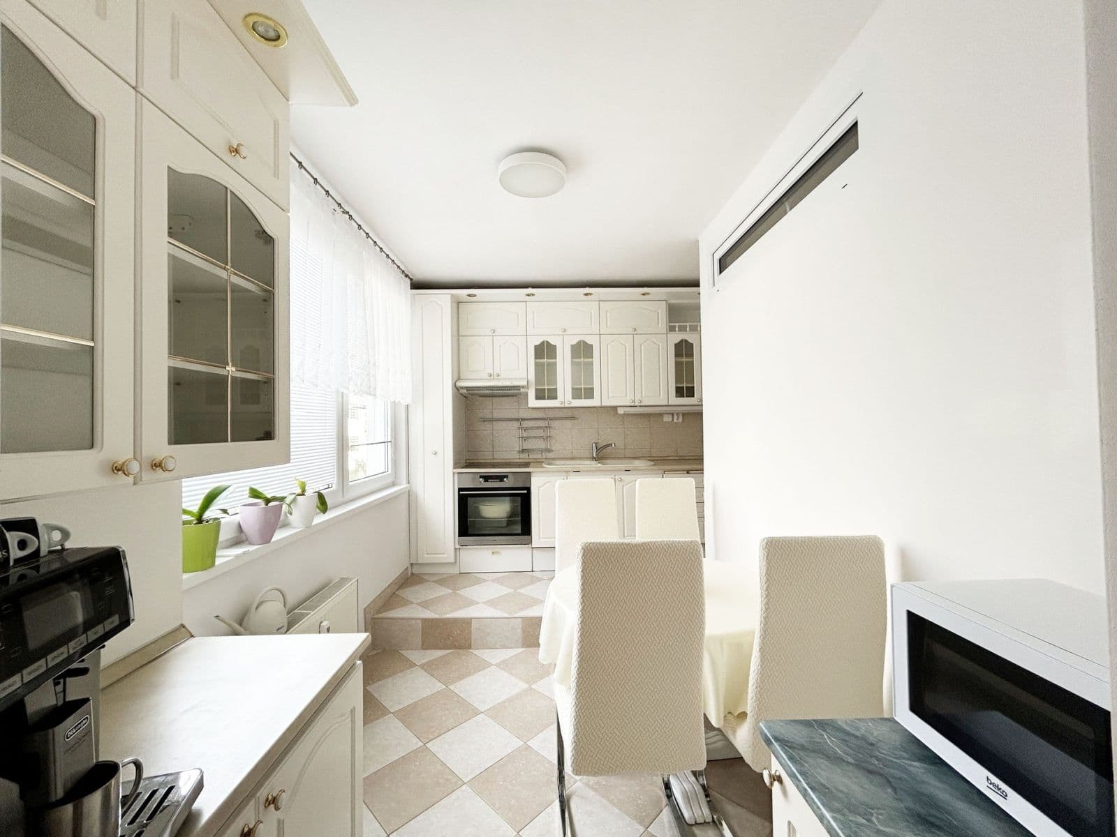 Pronájem bytu 3+1 69 m², Machatého, Praha, Praha Pronájem bytu 3+1 69 m², Machatého, Praha, Praha