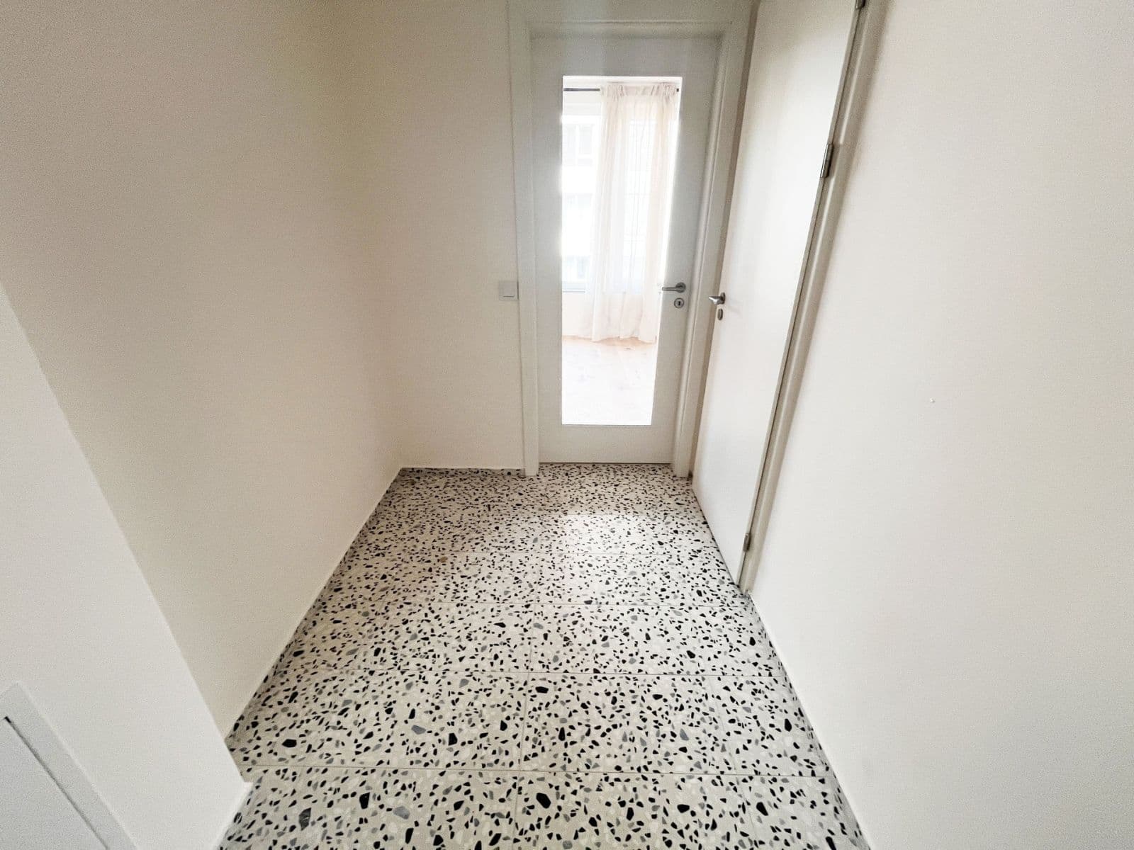 Pronájem bytu 1+kk 39 m², U Komína, Praha, Praha Pronájem bytu 1+kk 39 m², U Komína, Praha, Praha