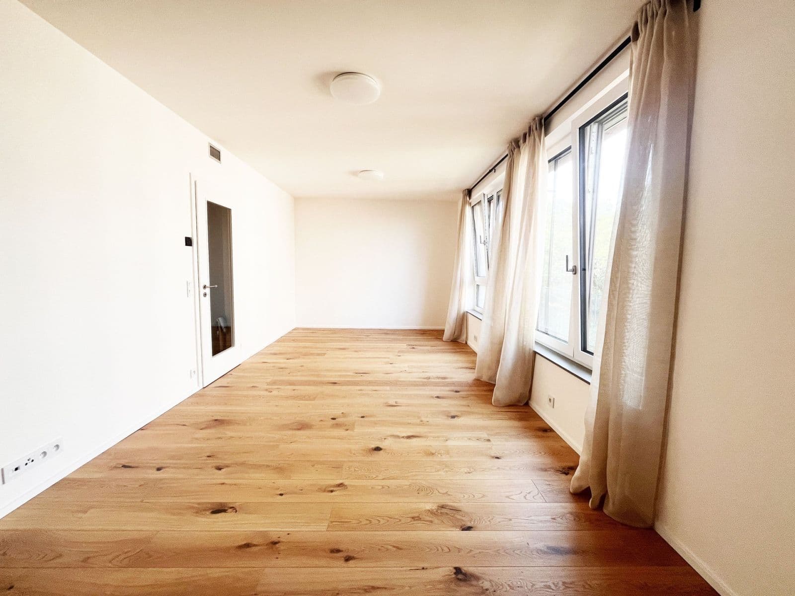 Pronájem bytu 1+kk 39 m², U Komína, Praha, Praha Pronájem bytu 1+kk 39 m², U Komína, Praha, Praha