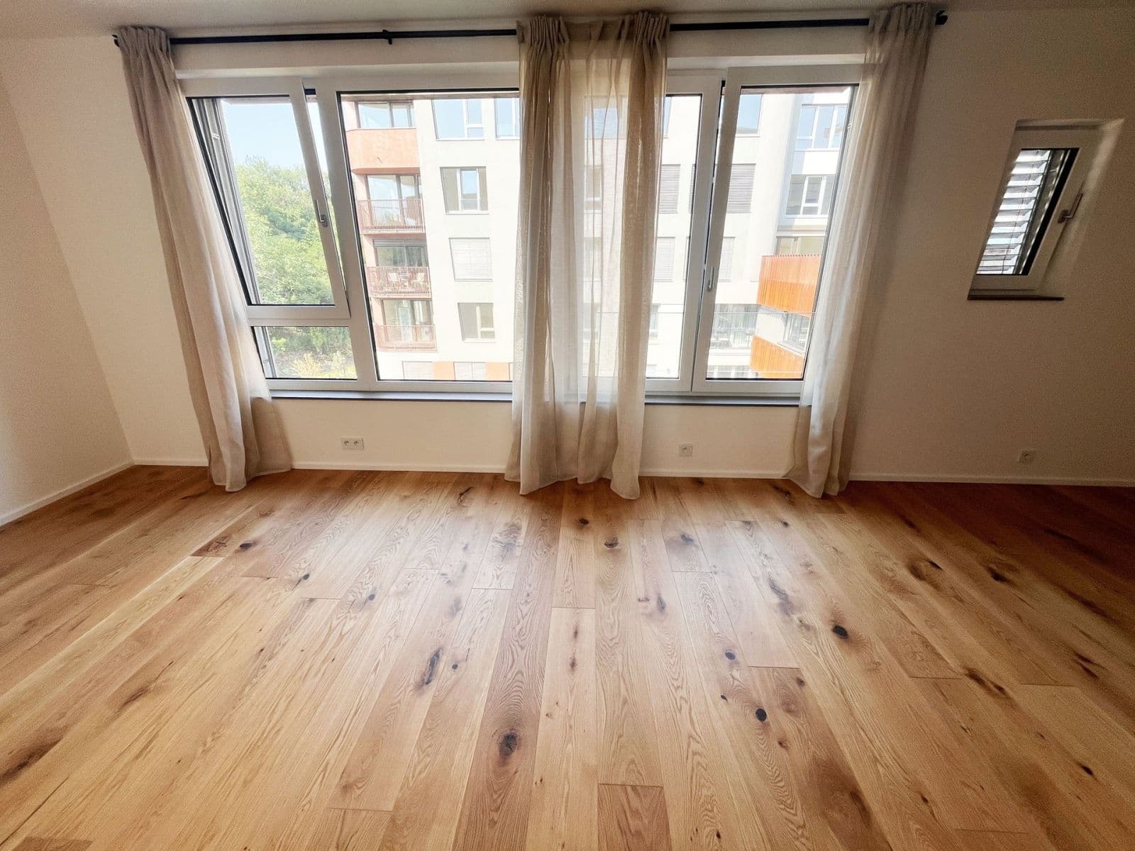 Pronájem bytu 1+kk 39 m², U Komína, Praha, Praha Pronájem bytu 1+kk 39 m², U Komína, Praha, Praha