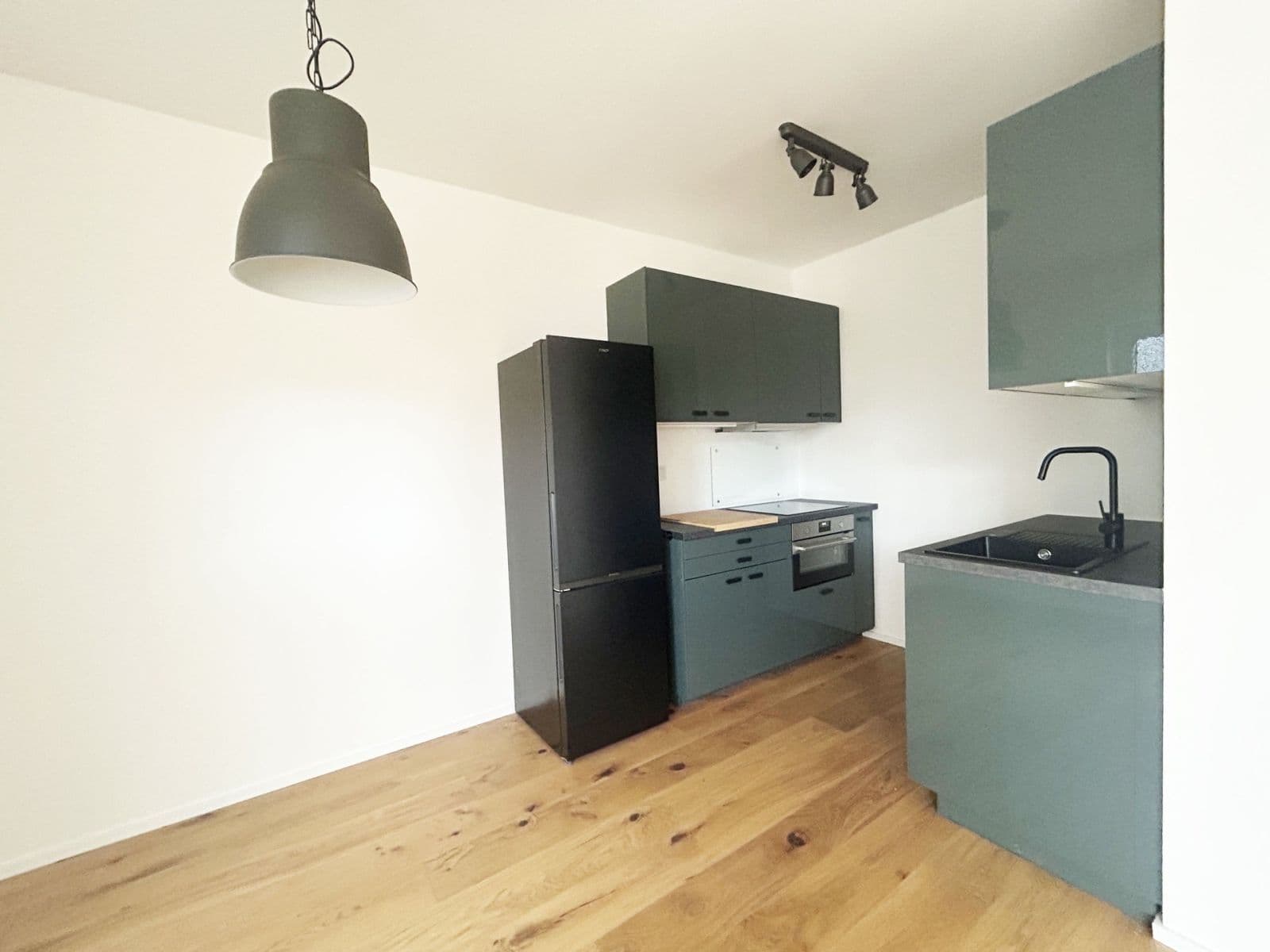 Pronájem bytu 1+kk 39 m², U Komína, Praha, Praha Pronájem bytu 1+kk 39 m², U Komína, Praha, Praha