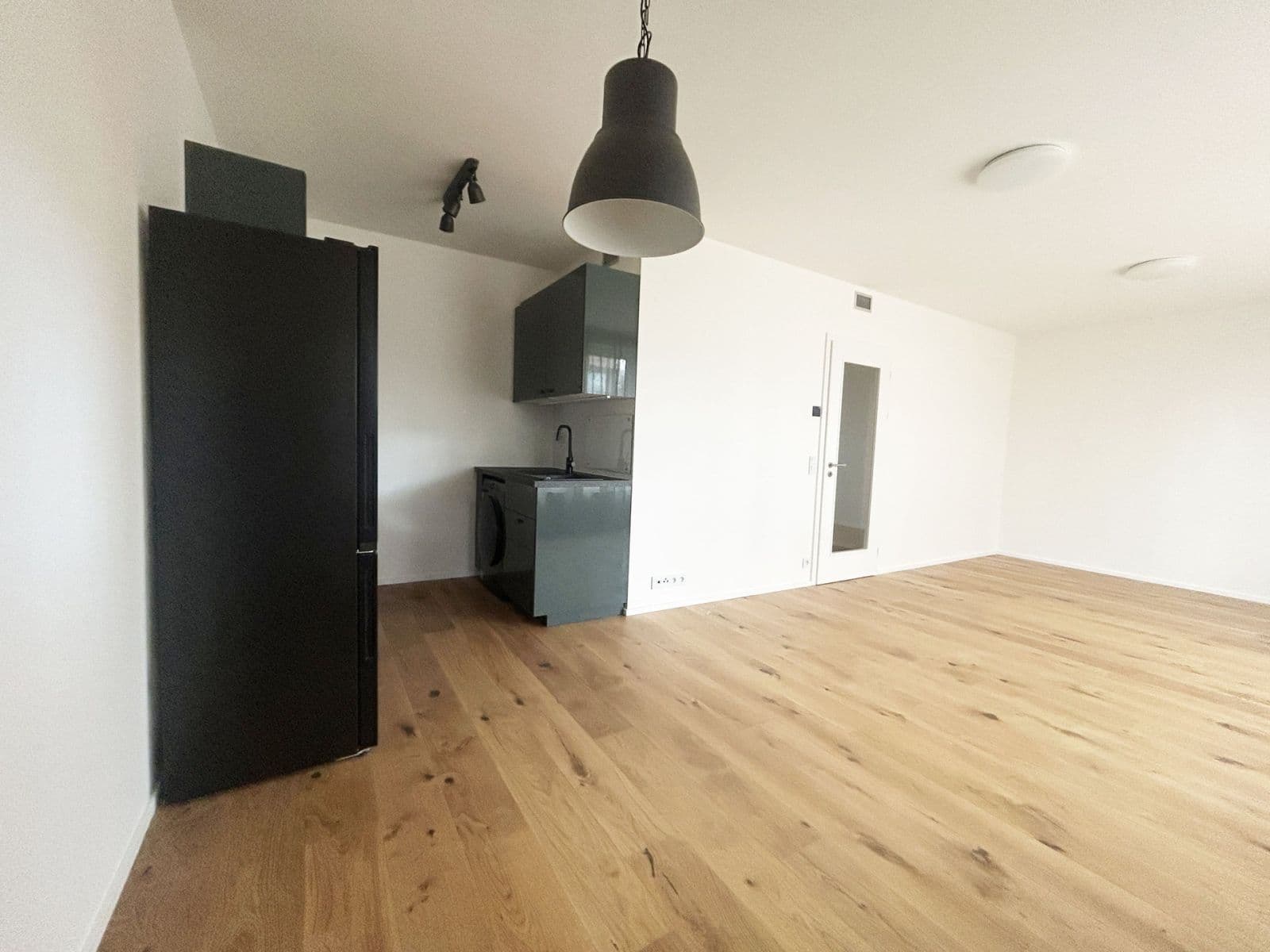 Pronájem bytu 1+kk 39 m², U Komína, Praha, Praha Pronájem bytu 1+kk 39 m², U Komína, Praha, Praha