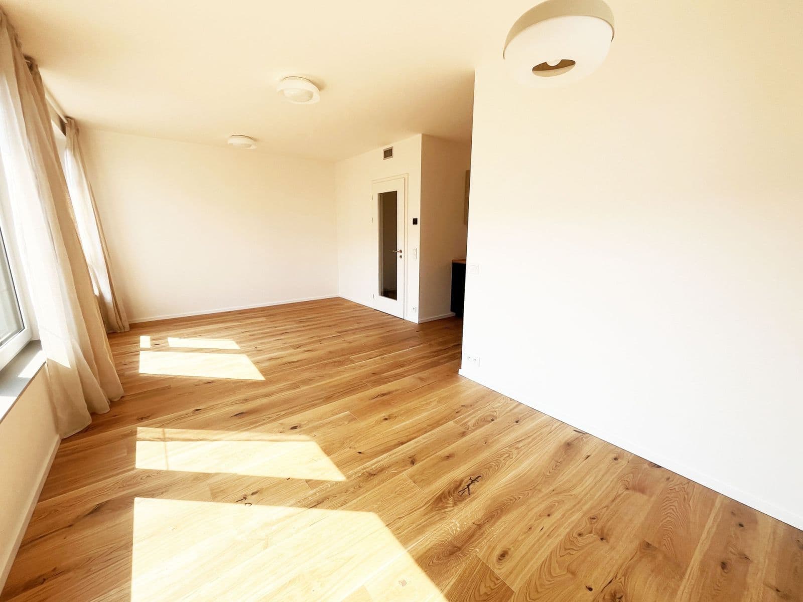 Pronájem bytu 1+kk 37 m², U Komína, Praha, Praha Pronájem bytu 1+kk 37 m², U Komína, Praha, Praha