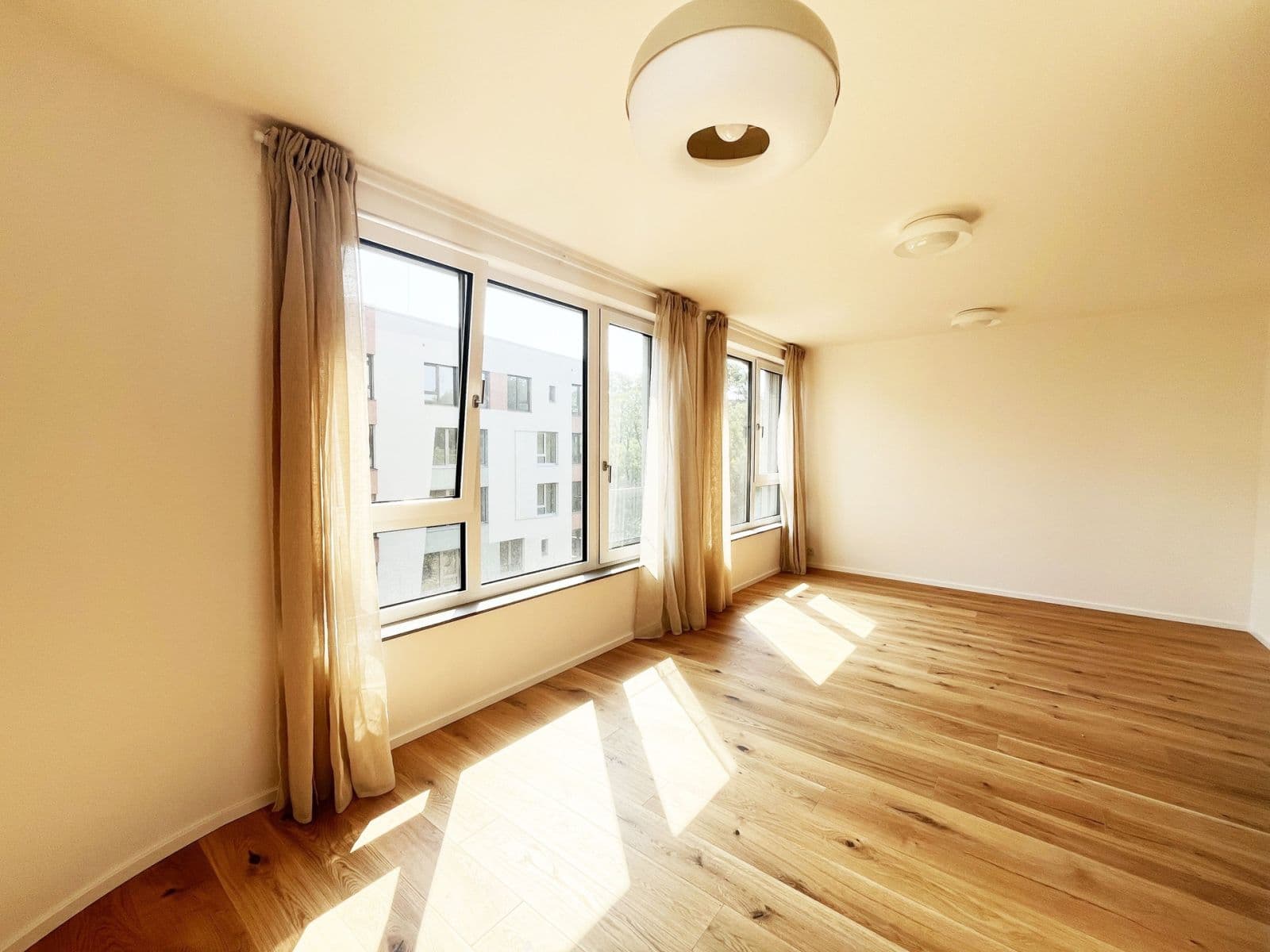 Pronájem bytu 1+kk 37 m², U Komína, Praha, Praha Pronájem bytu 1+kk 37 m², U Komína, Praha, Praha
