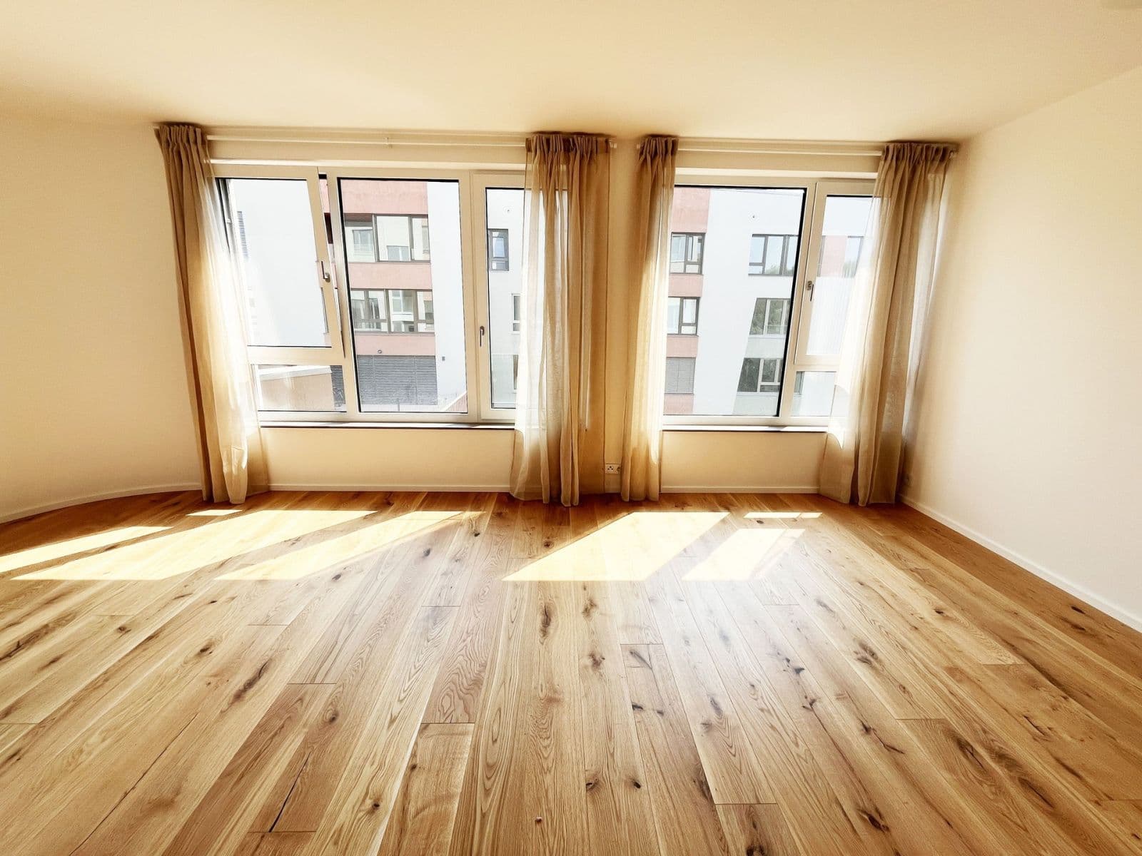 Pronájem bytu 1+kk 37 m², U Komína, Praha, Praha Pronájem bytu 1+kk 37 m², U Komína, Praha, Praha