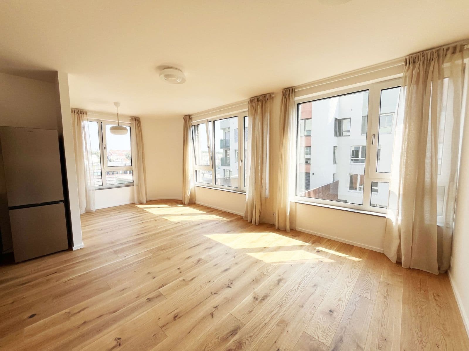 Pronájem bytu 1+kk 37 m², U Komína, Praha, Praha Pronájem bytu 1+kk 37 m², U Komína, Praha, Praha