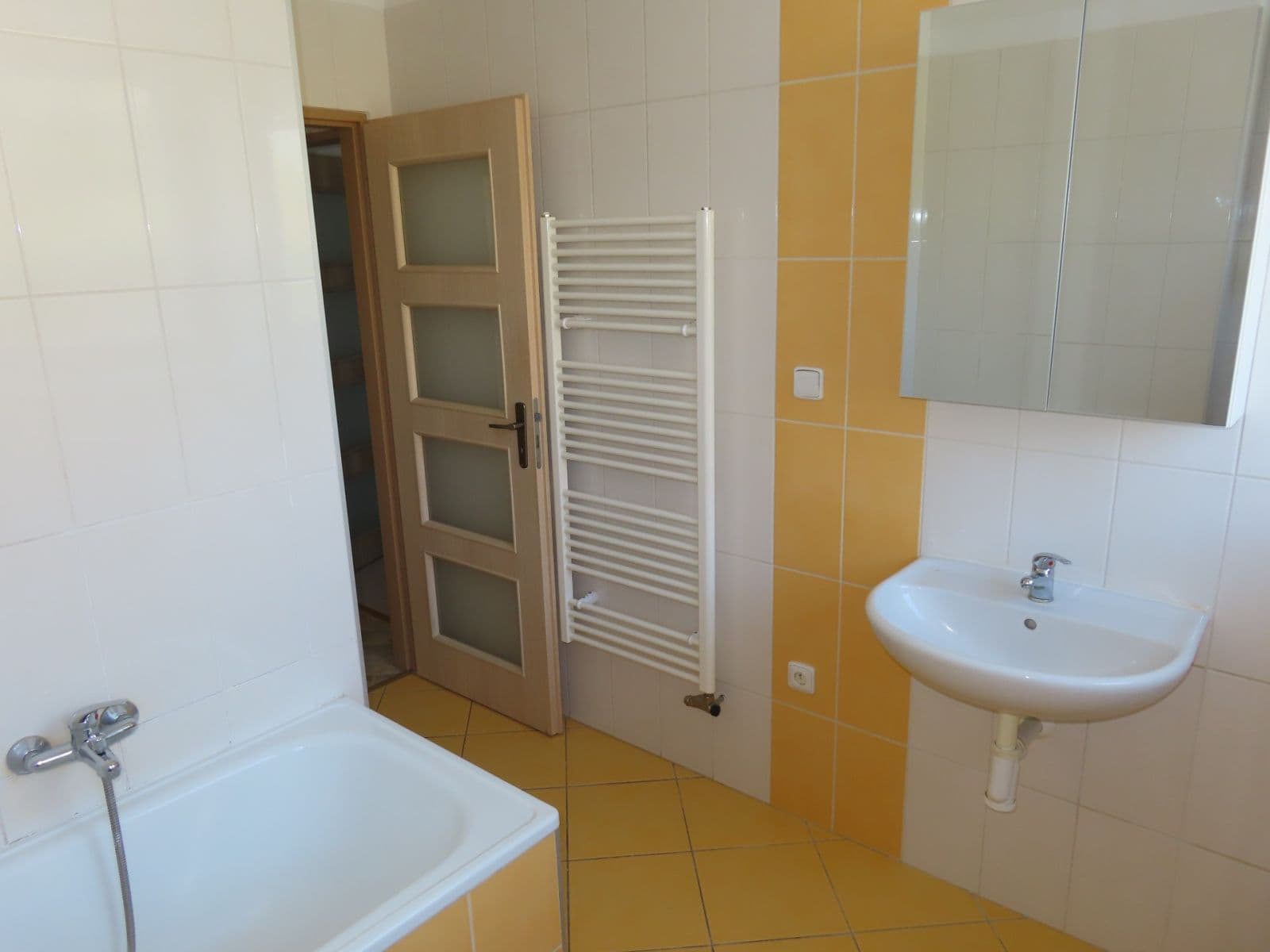 Pronájem bytu 3+kk 58 m², Vlnitá, Praha, Praha Pronájem bytu 3+kk 58 m², Vlnitá, Praha, Praha