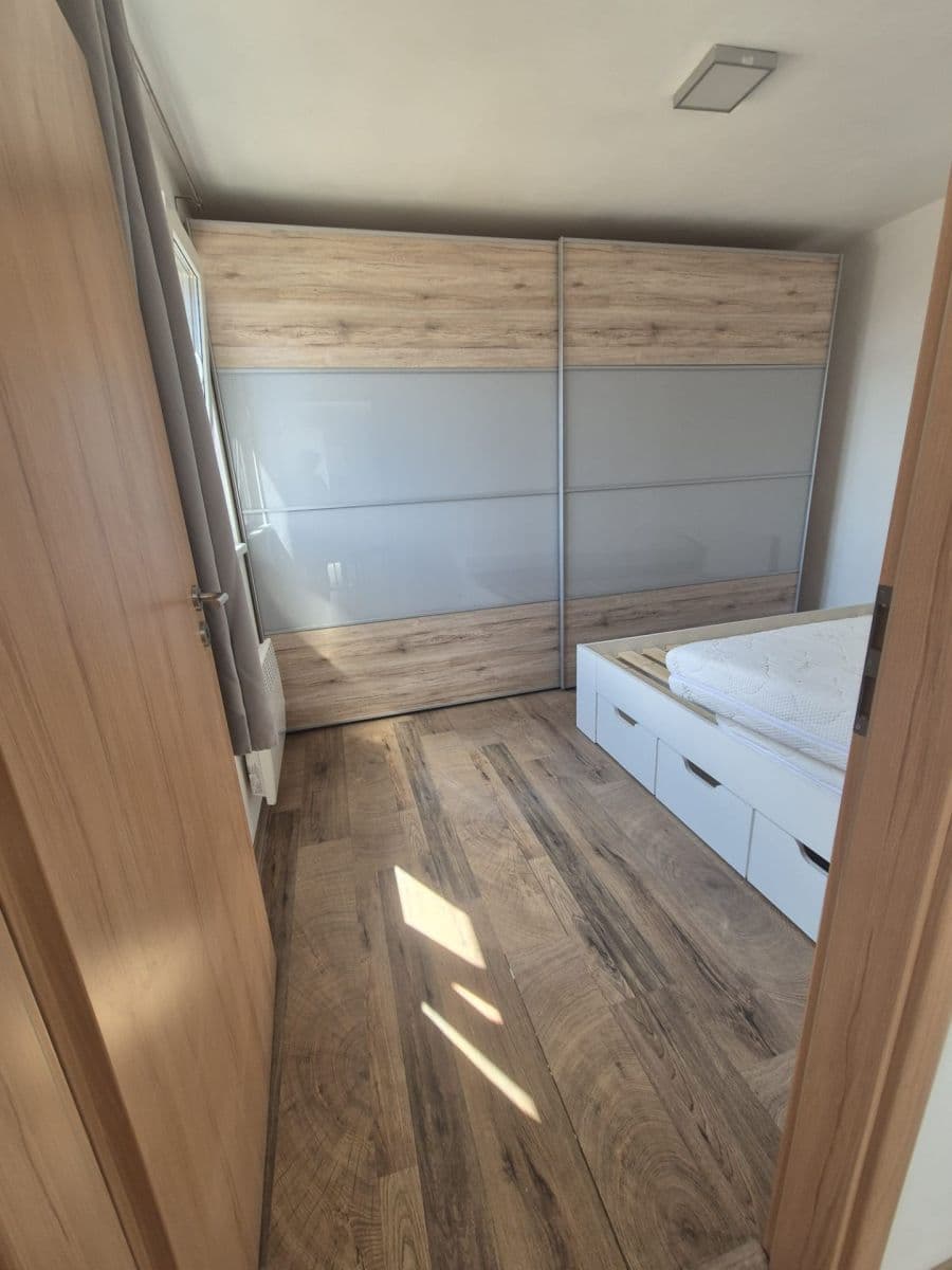 Pronájem bytu 2+kk 45 m², Na Vyhlídce, Moravany, Jihomoravský kraj Pronájem bytu 2+kk 45 m², Na Vyhlídce, Moravany, Jihomoravský kraj