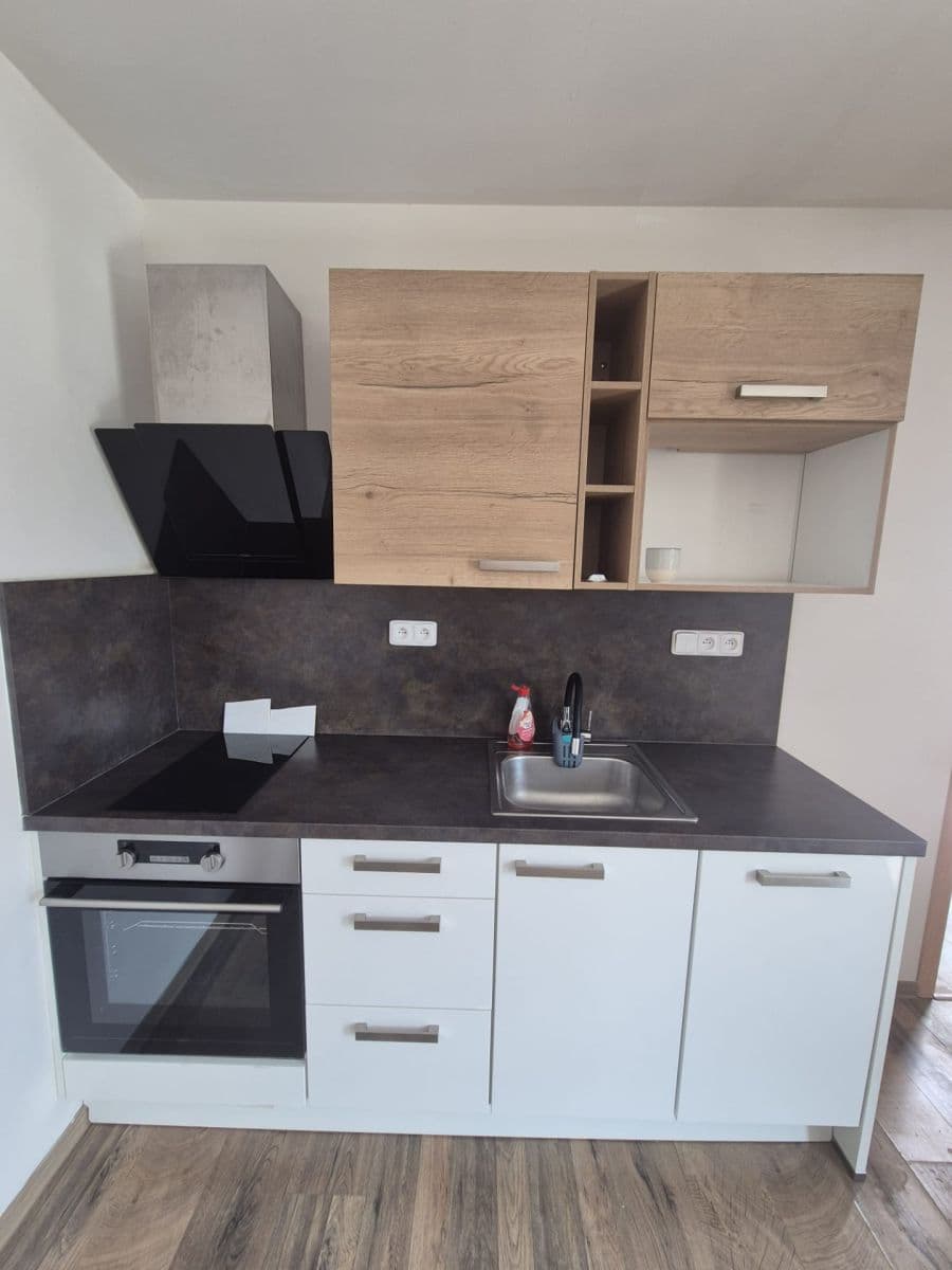 Pronájem bytu 2+kk 45 m², Na Vyhlídce, Moravany, Jihomoravský kraj Pronájem bytu 2+kk 45 m², Na Vyhlídce, Moravany, Jihomoravský kraj