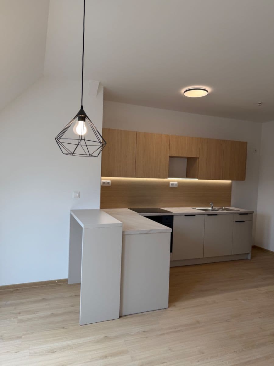 Pronájem bytu 3+kk 94 m², Horova, Ústí nad Labem, Ústecký kraj Pronájem bytu 3+kk 94 m², Horova, Ústí nad Labem, Ústecký kraj