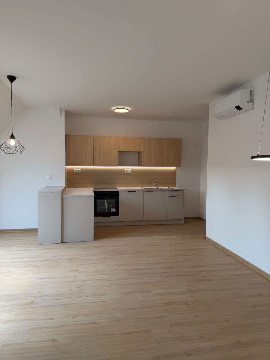 Pronájem bytu 3+kk 94 m², Horova, Ústí nad Labem, Ústecký kraj Pronájem bytu 3+kk 94 m², Horova, Ústí nad Labem, Ústecký kraj