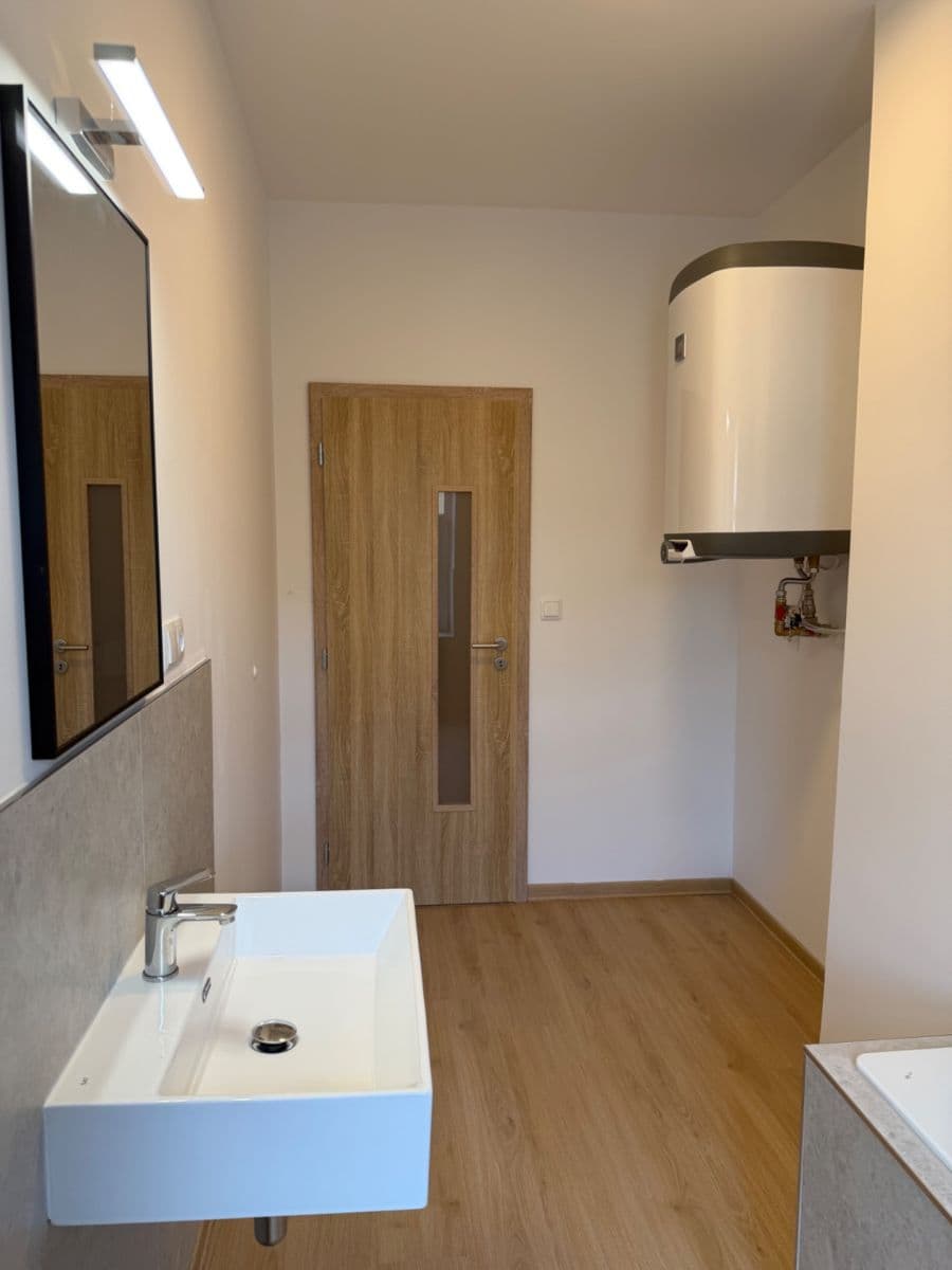Pronájem bytu 3+kk 94 m², Horova, Ústí nad Labem, Ústecký kraj Pronájem bytu 3+kk 94 m², Horova, Ústí nad Labem, Ústecký kraj