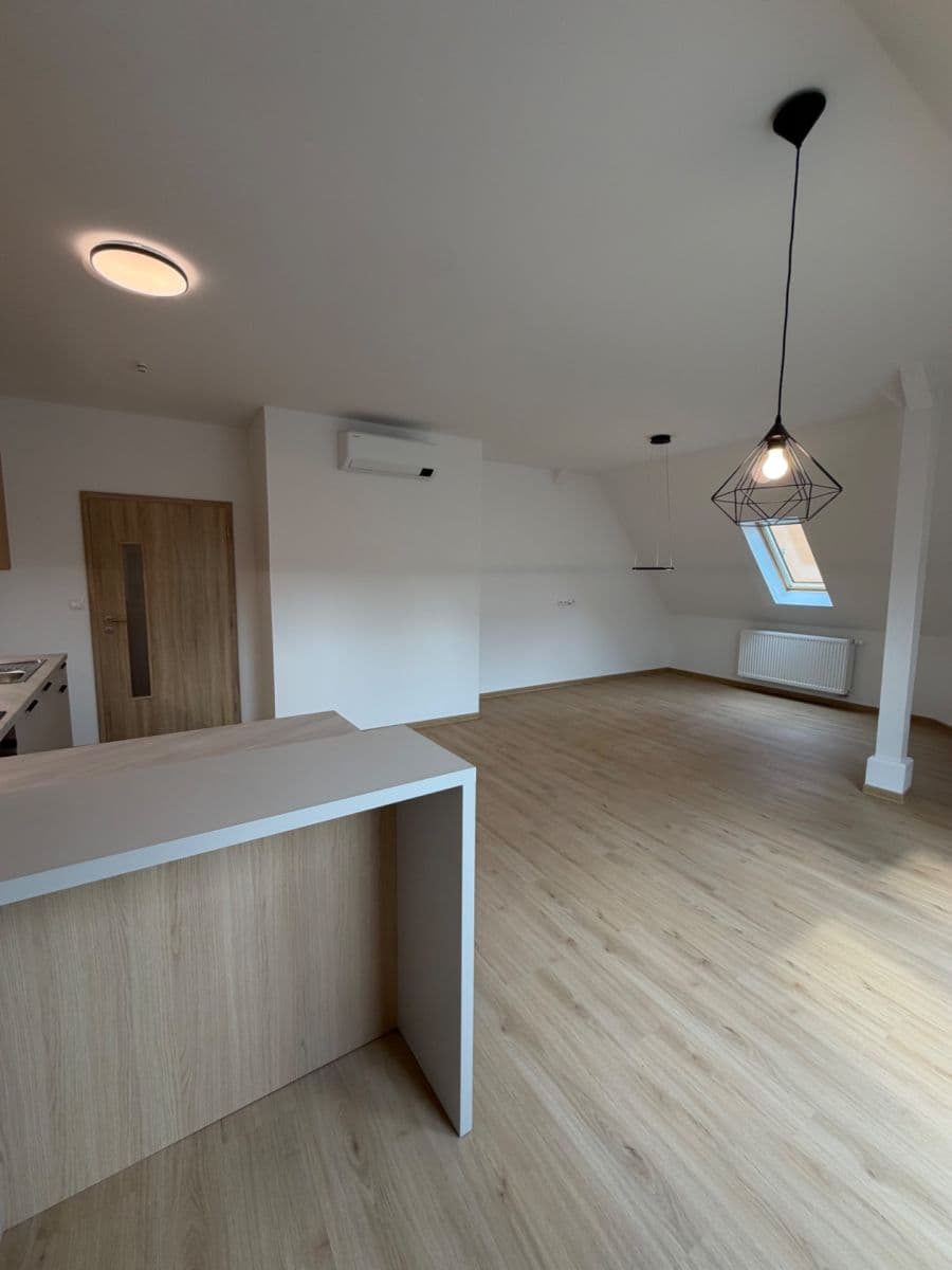 Pronájem bytu 3+kk 94 m², Horova, Ústí nad Labem, Ústecký kraj Pronájem bytu 3+kk 94 m², Horova, Ústí nad Labem, Ústecký kraj