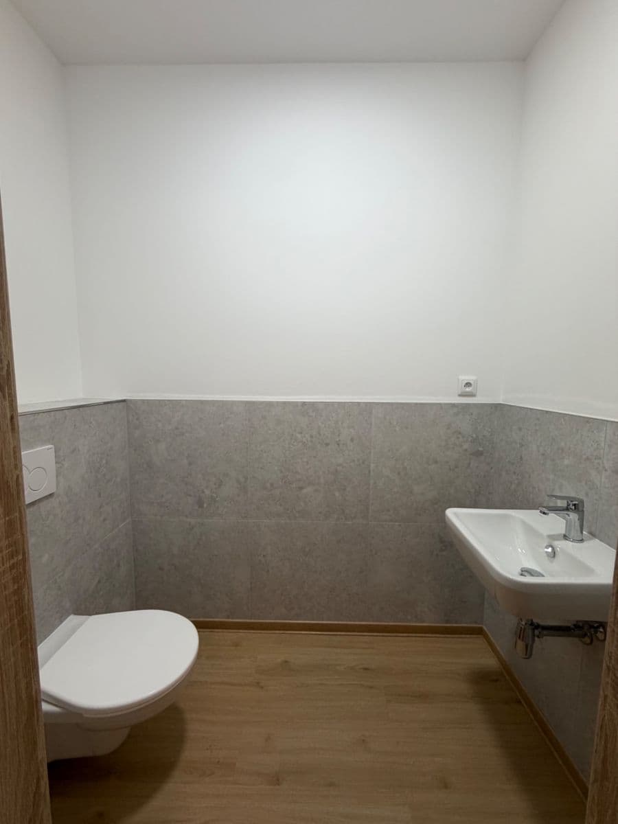 Pronájem bytu 3+kk 94 m², Horova, Ústí nad Labem, Ústecký kraj Pronájem bytu 3+kk 94 m², Horova, Ústí nad Labem, Ústecký kraj