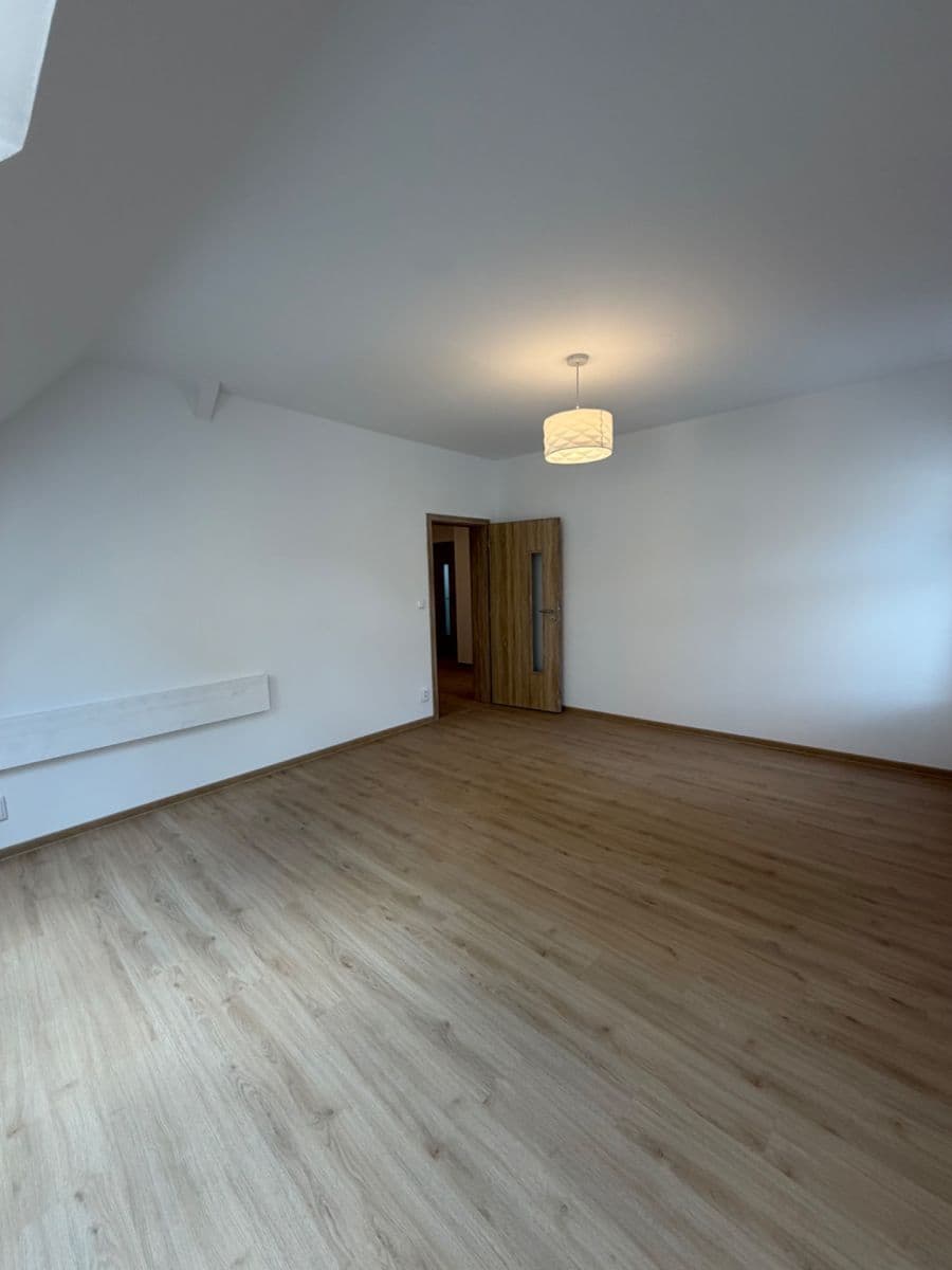 Pronájem bytu 3+kk 94 m², Horova, Ústí nad Labem, Ústecký kraj Pronájem bytu 3+kk 94 m², Horova, Ústí nad Labem, Ústecký kraj