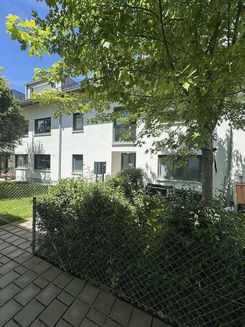 Prodej bytu 3+1 70 m², Freiherr-von-Stengel-Str.xx, Neubiberg, Bavorsko Prodej bytu 3+1 70 m², Freiherr-von-Stengel-Str.xx, Neubiberg, Bavorsko