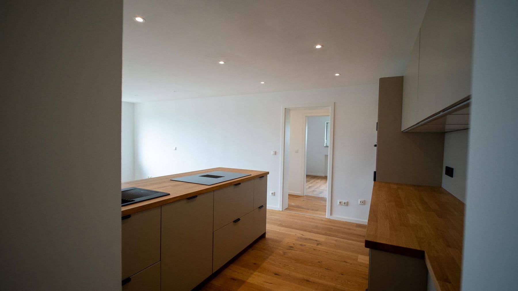 Prodej bytu 4+1 83 m², Schaffhauser Straße 16, München, Bavorsko Prodej bytu 4+1 83 m², Schaffhauser Straße 16, München, Bavorsko