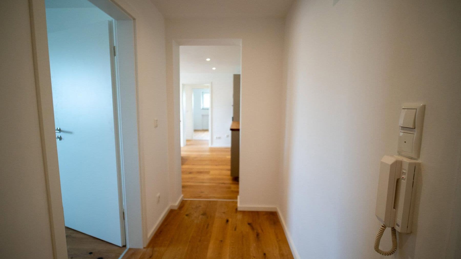 Prodej bytu 4+1 83 m², Schaffhauser Straße 16, München, Bavorsko Prodej bytu 4+1 83 m², Schaffhauser Straße 16, München, Bavorsko