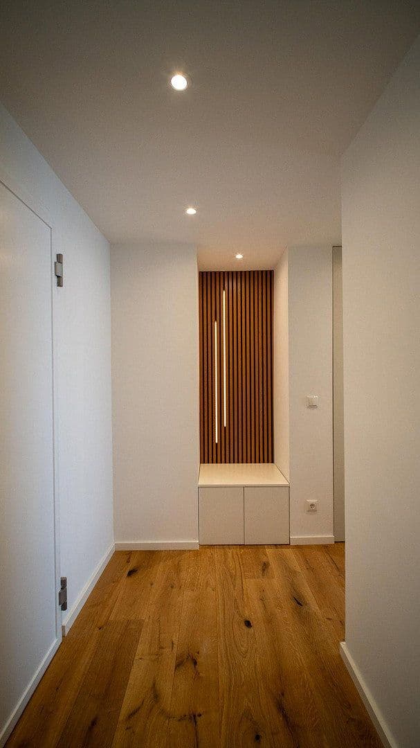 Prodej bytu 4+1 83 m², Schaffhauser Straße 16, München, Bavorsko Prodej bytu 4+1 83 m², Schaffhauser Straße 16, München, Bavorsko
