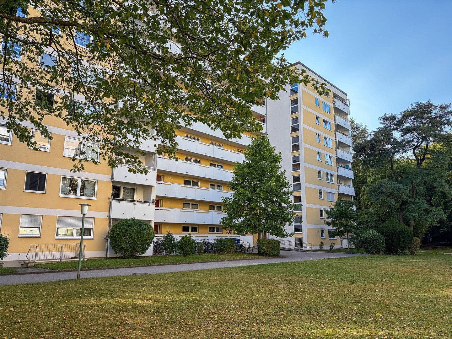 Prodej bytu 4+1 83 m², Schaffhauser Straße 16, München, Bavorsko Prodej bytu 4+1 83 m², Schaffhauser Straße 16, München, Bavorsko