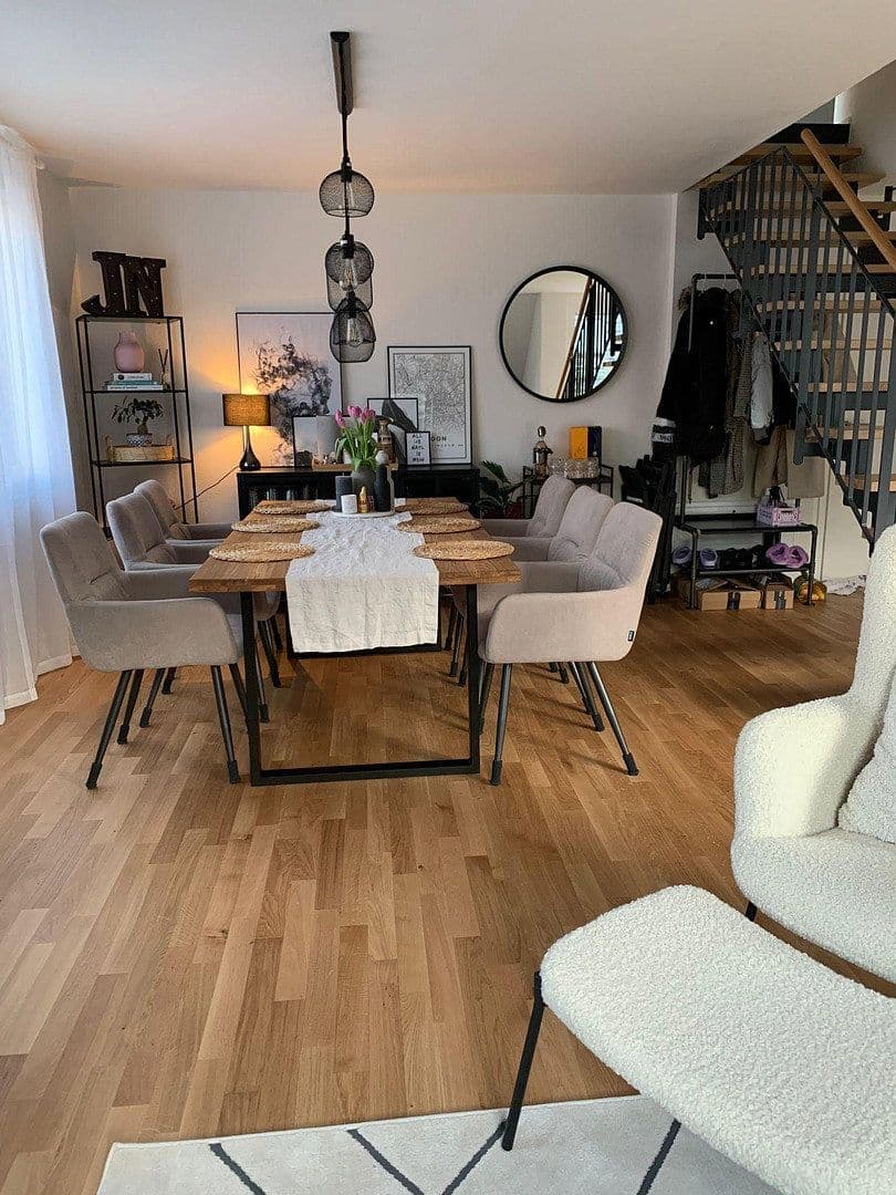 Prodej bytu 4+1 113 m², Metzingen, Bádensko-Württembersko Prodej bytu 4+1 113 m², Metzingen, Bádensko-Württembersko