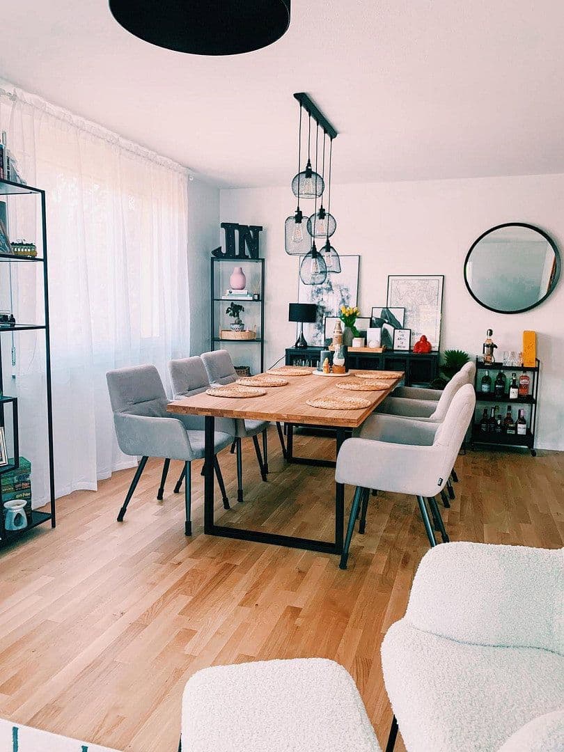 Prodej bytu 4+1 113 m², Metzingen, Bádensko-Württembersko Prodej bytu 4+1 113 m², Metzingen, Bádensko-Württembersko