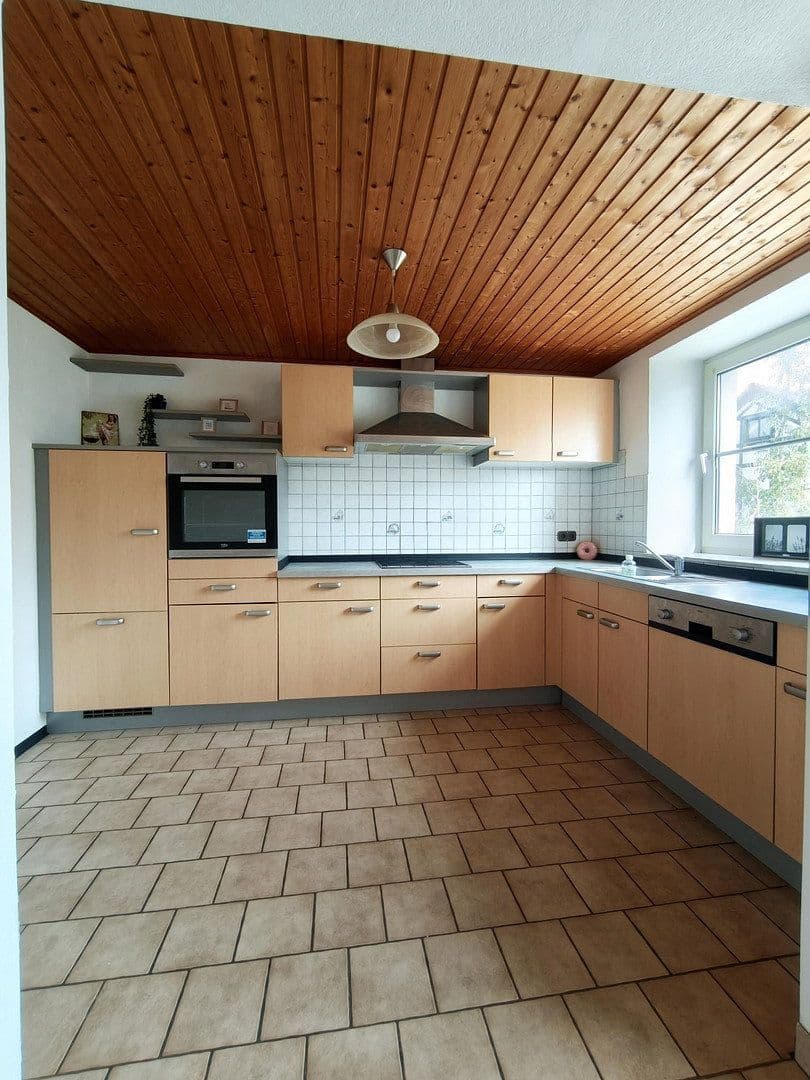 Prodej domu 259 m², pozemek 718 m², Euskirchenerstr. 33, Nettersheim, Severní Porýní-Vestfálsko Prodej domu 259 m², pozemek 718 m², Euskirchenerstr. 33, Nettersheim, Severní Porýní-Vestfálsko