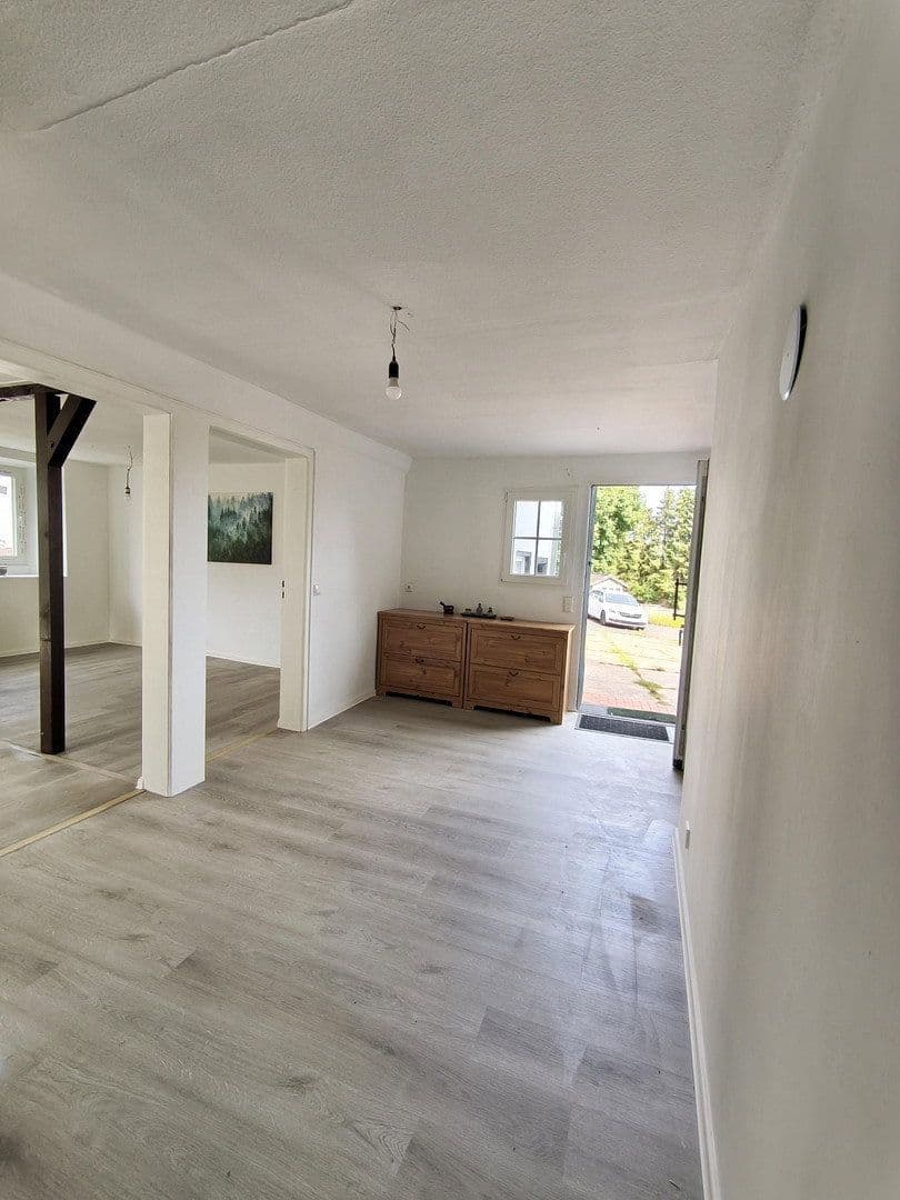 Prodej domu 259 m², pozemek 718 m², Euskirchenerstr. 33, Nettersheim, Severní Porýní-Vestfálsko Prodej domu 259 m², pozemek 718 m², Euskirchenerstr. 33, Nettersheim, Severní Porýní-Vestfálsko