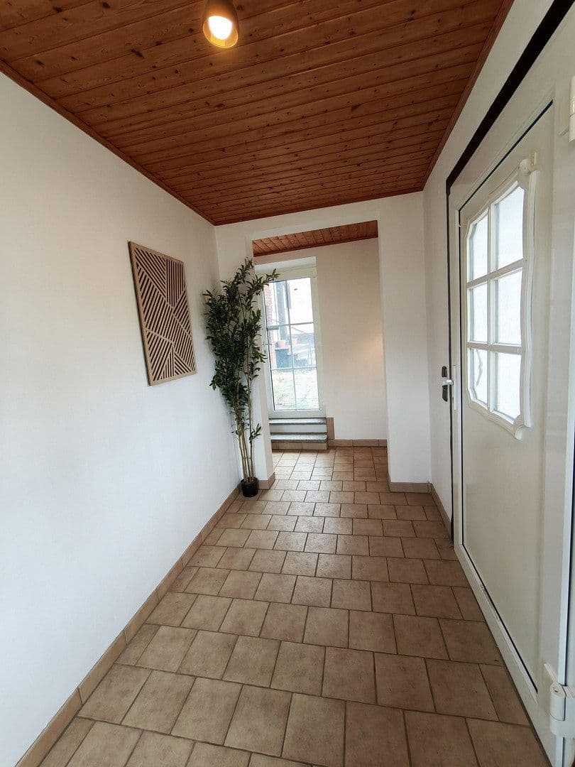 Prodej domu 259 m², pozemek 718 m², Euskirchenerstr. 33, Nettersheim, Severní Porýní-Vestfálsko Prodej domu 259 m², pozemek 718 m², Euskirchenerstr. 33, Nettersheim, Severní Porýní-Vestfálsko