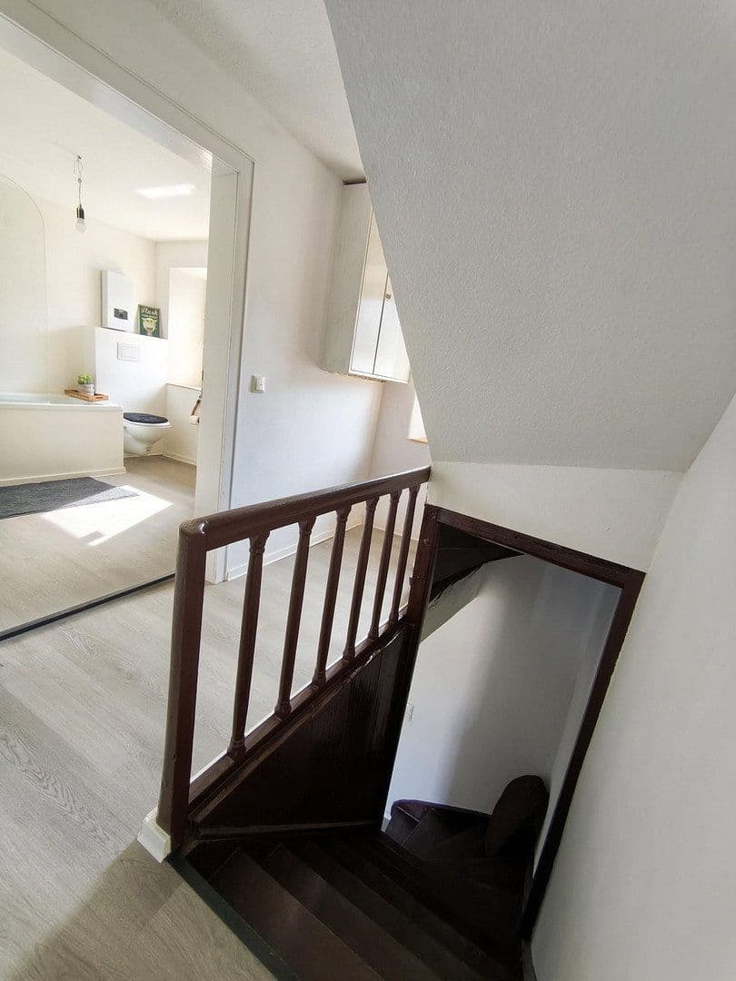 Prodej domu 259 m², pozemek 718 m², Euskirchenerstr. 33, Nettersheim, Severní Porýní-Vestfálsko Prodej domu 259 m², pozemek 718 m², Euskirchenerstr. 33, Nettersheim, Severní Porýní-Vestfálsko