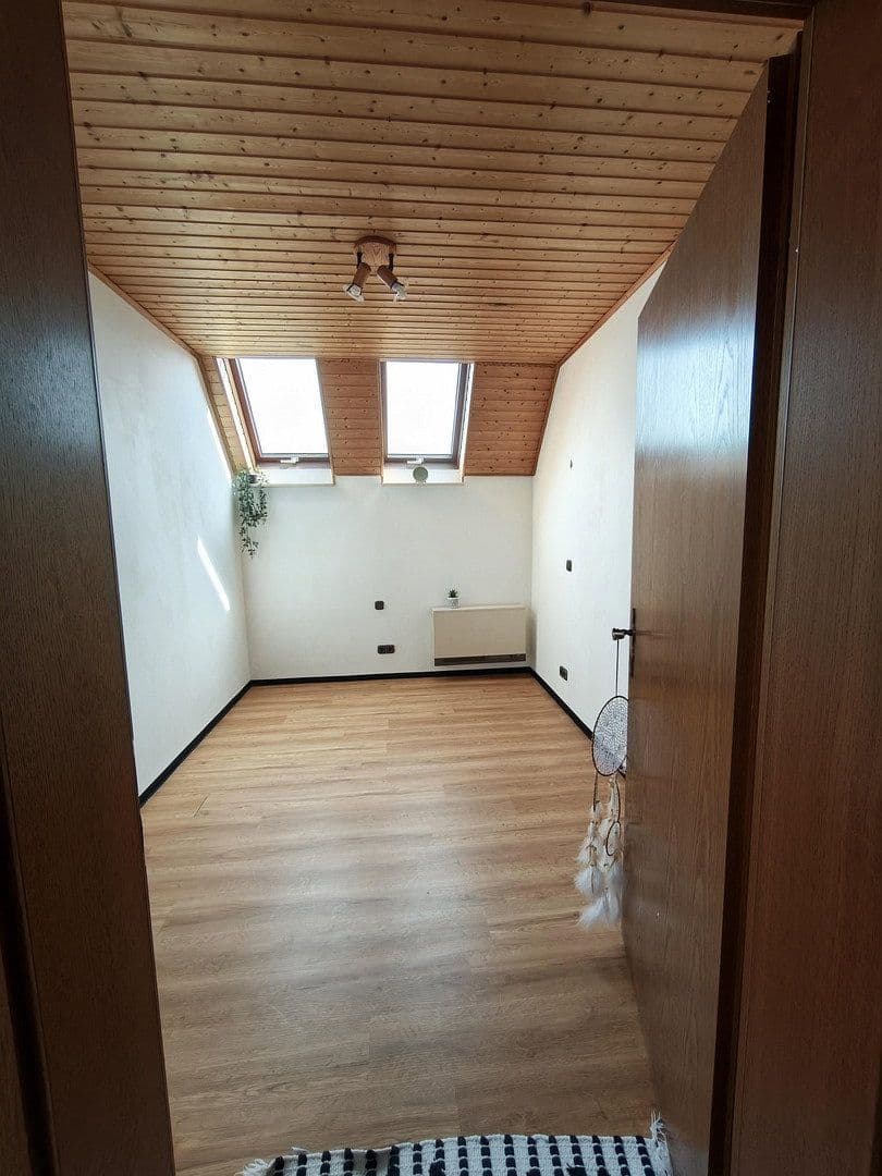 Prodej domu 259 m², pozemek 718 m², Euskirchenerstr. 33, Nettersheim, Severní Porýní-Vestfálsko Prodej domu 259 m², pozemek 718 m², Euskirchenerstr. 33, Nettersheim, Severní Porýní-Vestfálsko